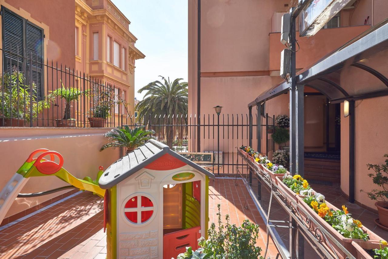 Albergo Natalina Finale Ligure Exterior photo