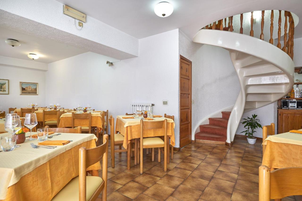 Albergo Natalina Finale Ligure Exterior photo